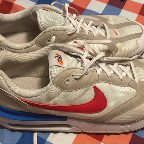 Size 13 Nike Air Max Dawns - Picture 1 of 2